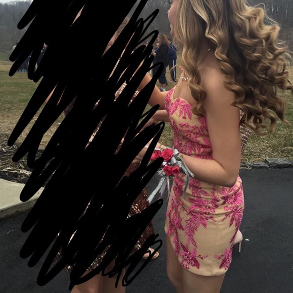 Homecoming/Ball/Semi-formal Dress - Picture 7 of 7